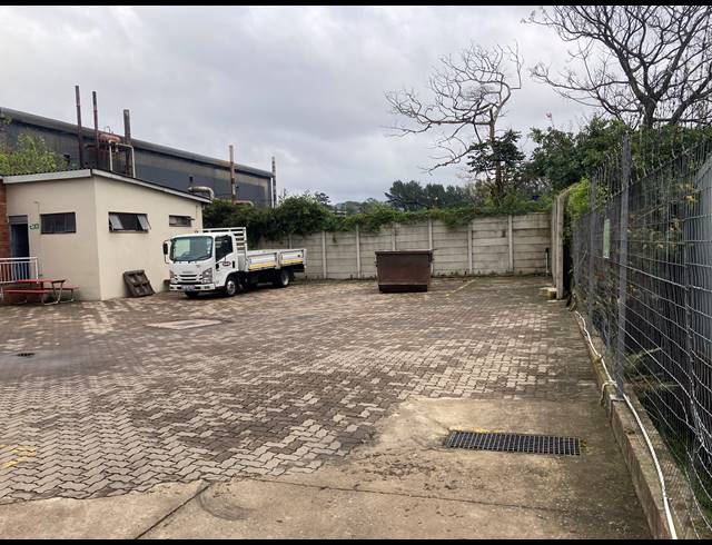2,140M² FACTORY TO LET IN WESTMEAD